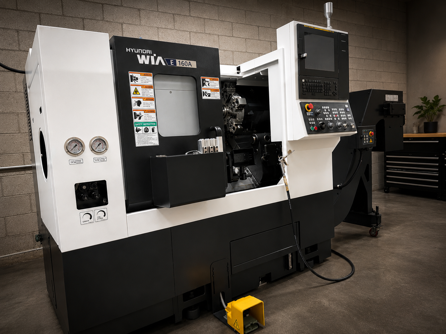 Hyundai WIA E160A CNC lathe